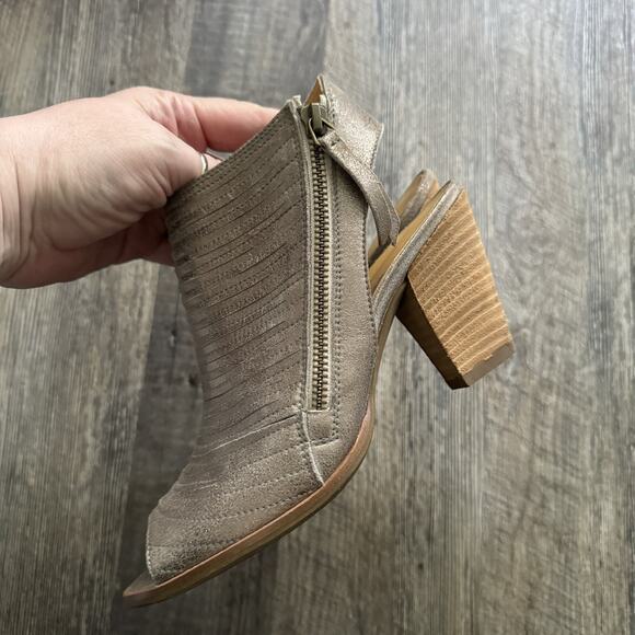 Paul Green Gray Sandals with Sleek Design - Picture 2 of 8